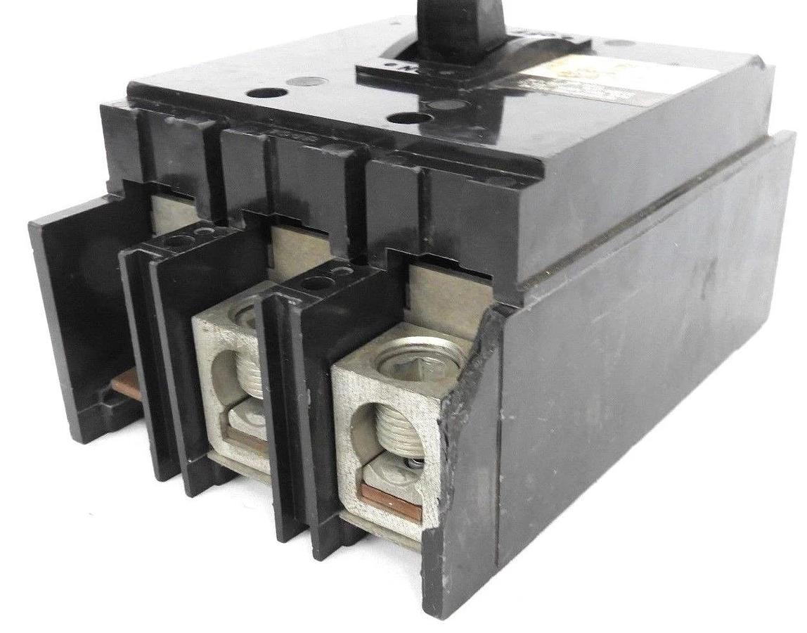 Used SQUARE D Q2L3125H CIRCUIT BREAKER 125AMP 3POLE 240VDC