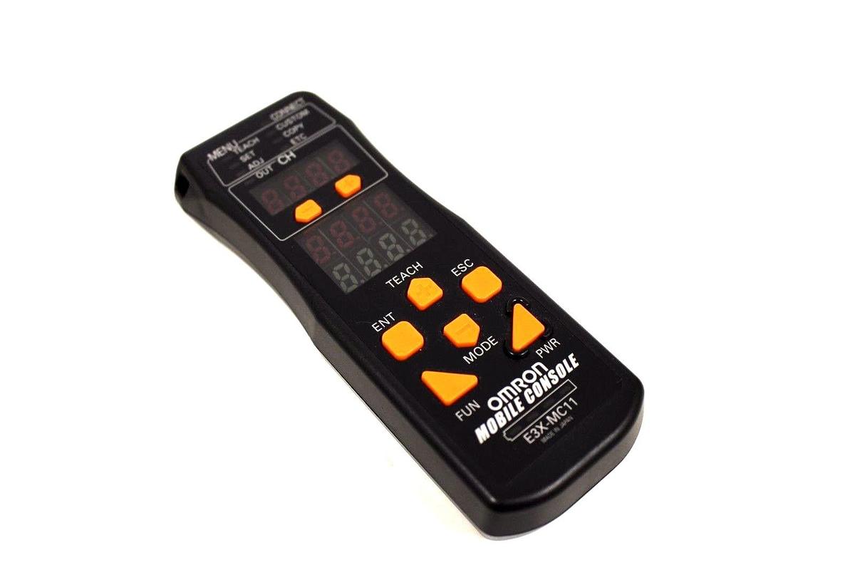 Used NIB OMRON E3X-MC11 REMOTE CONTROL KIT COMPLETE W/AC ADAPTER E3XMC11