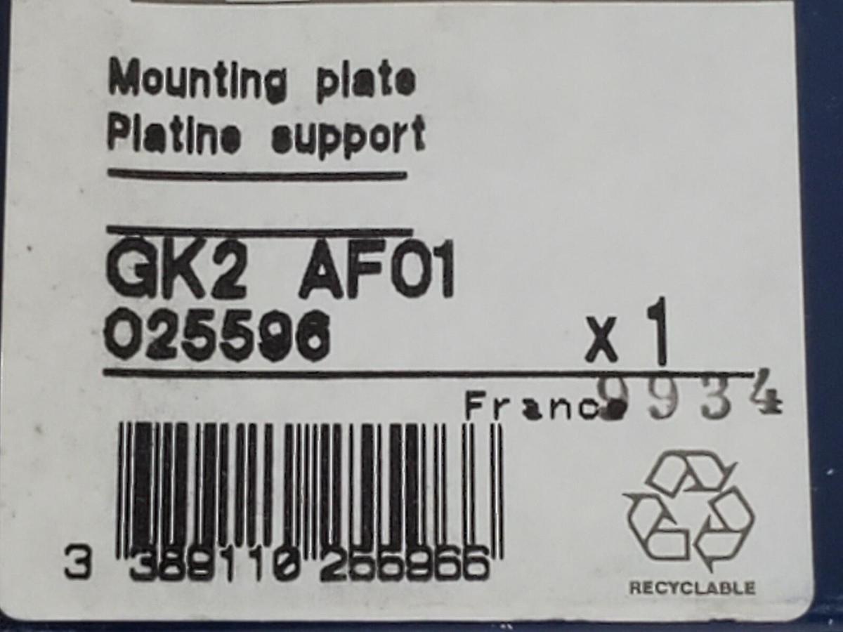 LOT OF 3 NIB TELEMECANIQUE GK2AF01 MOUNTING PLATES 025596