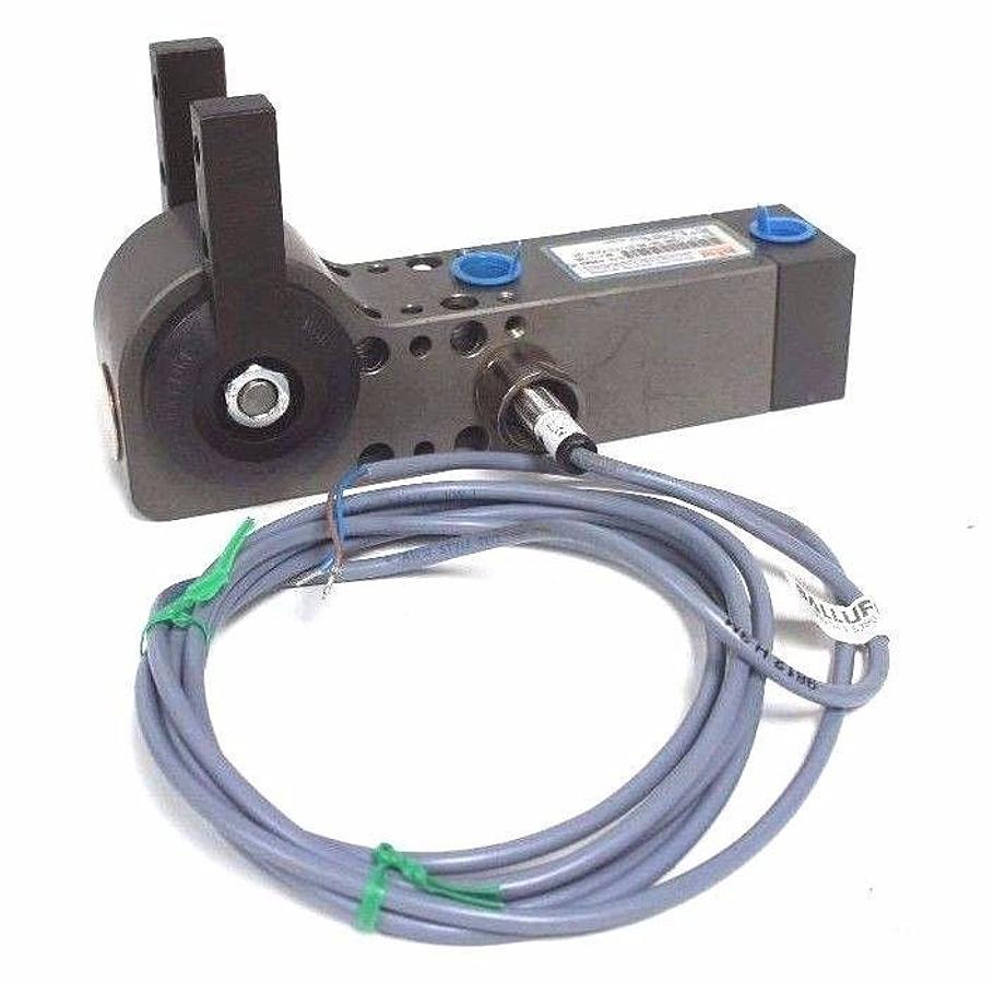 Used NEW BTM PC-1500-S0-90-D1-P3-EP4F-DC SENSOR CLAMP DES BALLUFF 516-542-BO-H