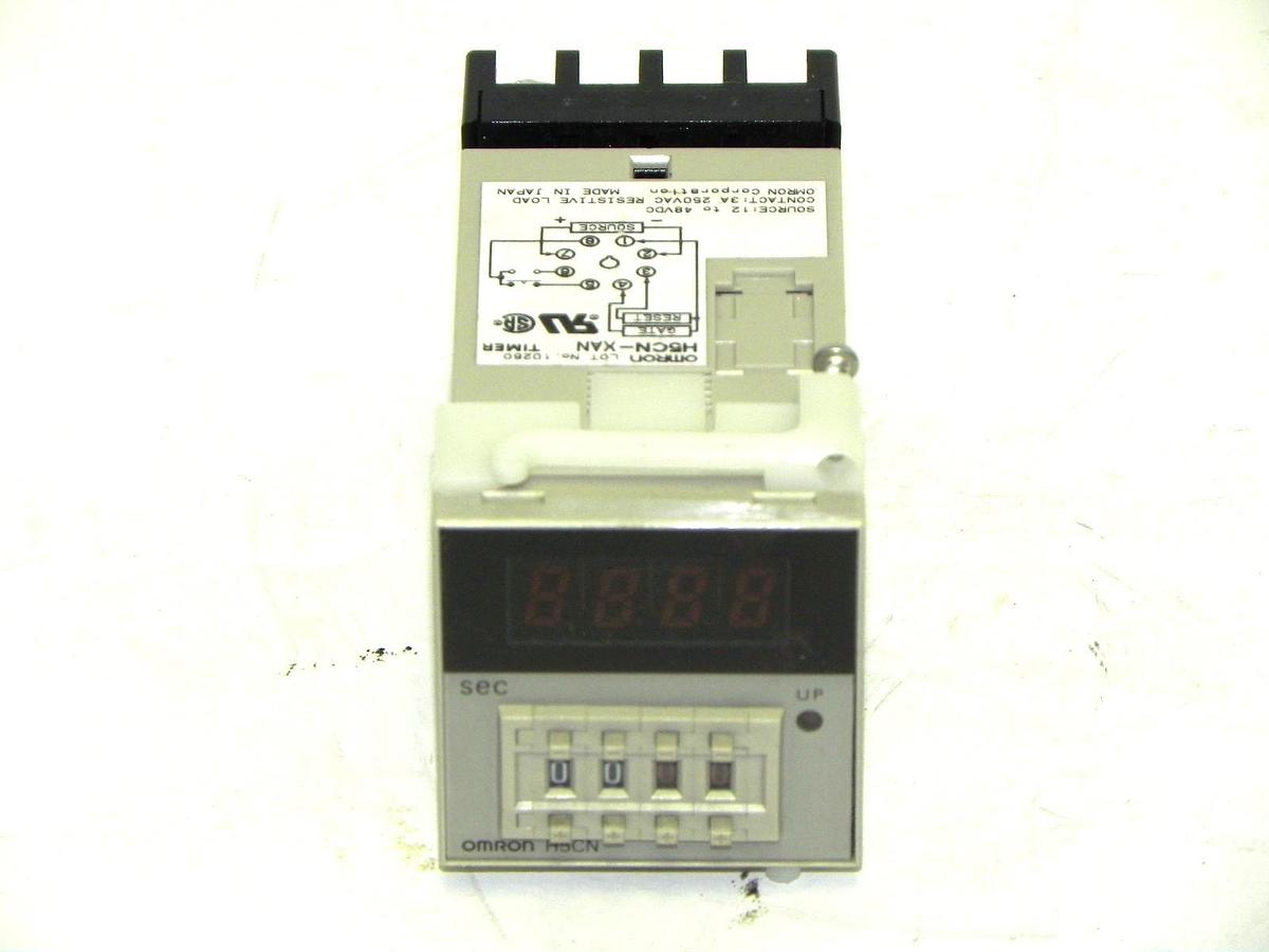 Used OMRON H5CN-XAN TIMER 12 TO 48VDC 3A 250VAC W/ P3G-08 SOCKET H5CNXAN