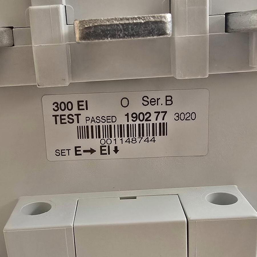 Used ALLEN BRADLEY 100-D300ED00 /B 300A IEC MCS D CONTACTOR 100-D300 EI 110/130V NSMP