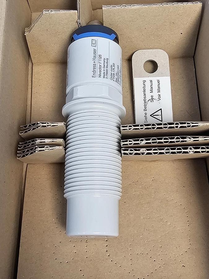 NIB ENDRESS + HAUSER NIVECTOR FTI26 POINT LEVEL SWITCH FTI26-17L3/0