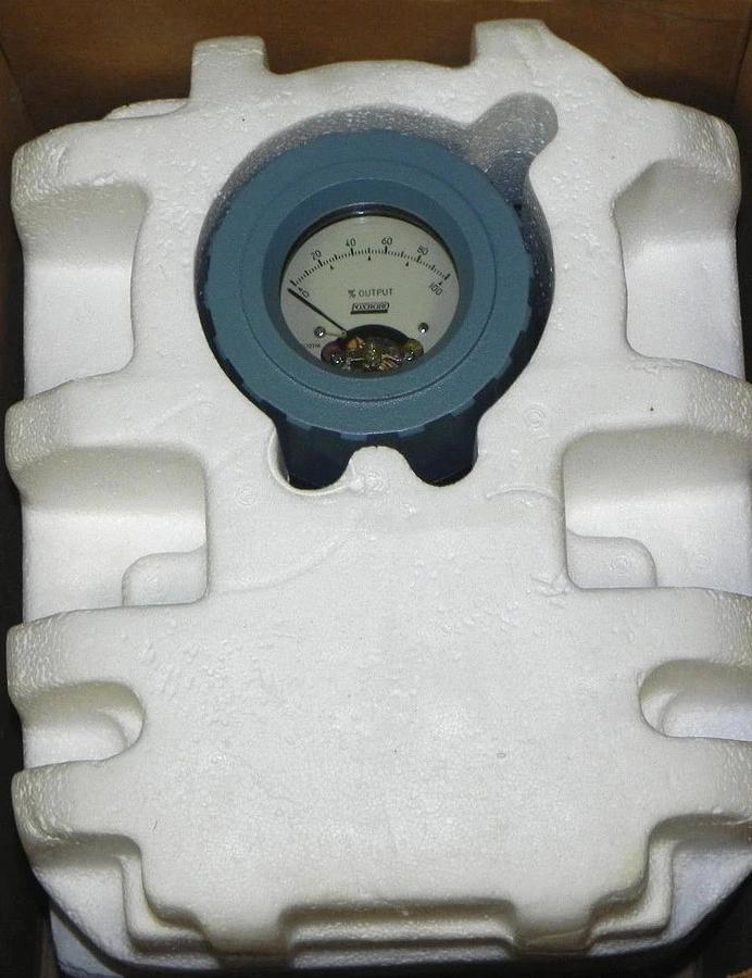 Used NIB FOXBORO ELECTRONIC 823DP-I3S1NH1-A TRANSMITTER W/ B0139CZ PRESSURE SWITCH