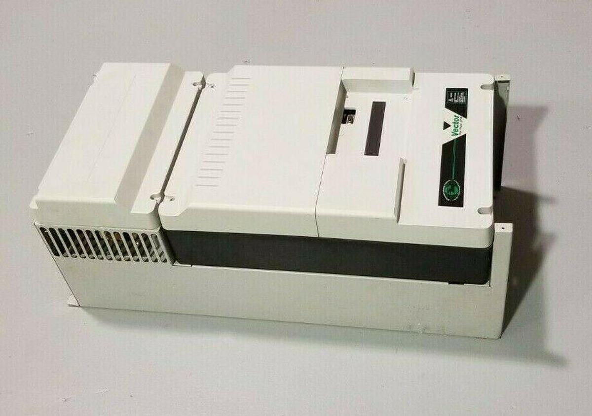Used CONTROL TECHNIQUES V1850-KN1 FLUX VECTOR DRIVE 9800-1000-I 25HP V1850