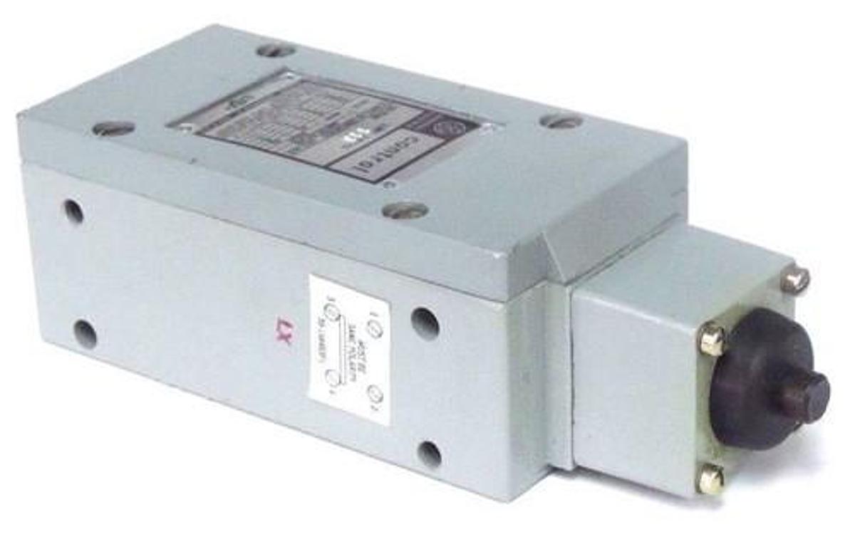 Used NIB GENERAL ELECTRIC CR115GX113 LIMIT SWITCH 10AMP 600V MAX CR115-GX113