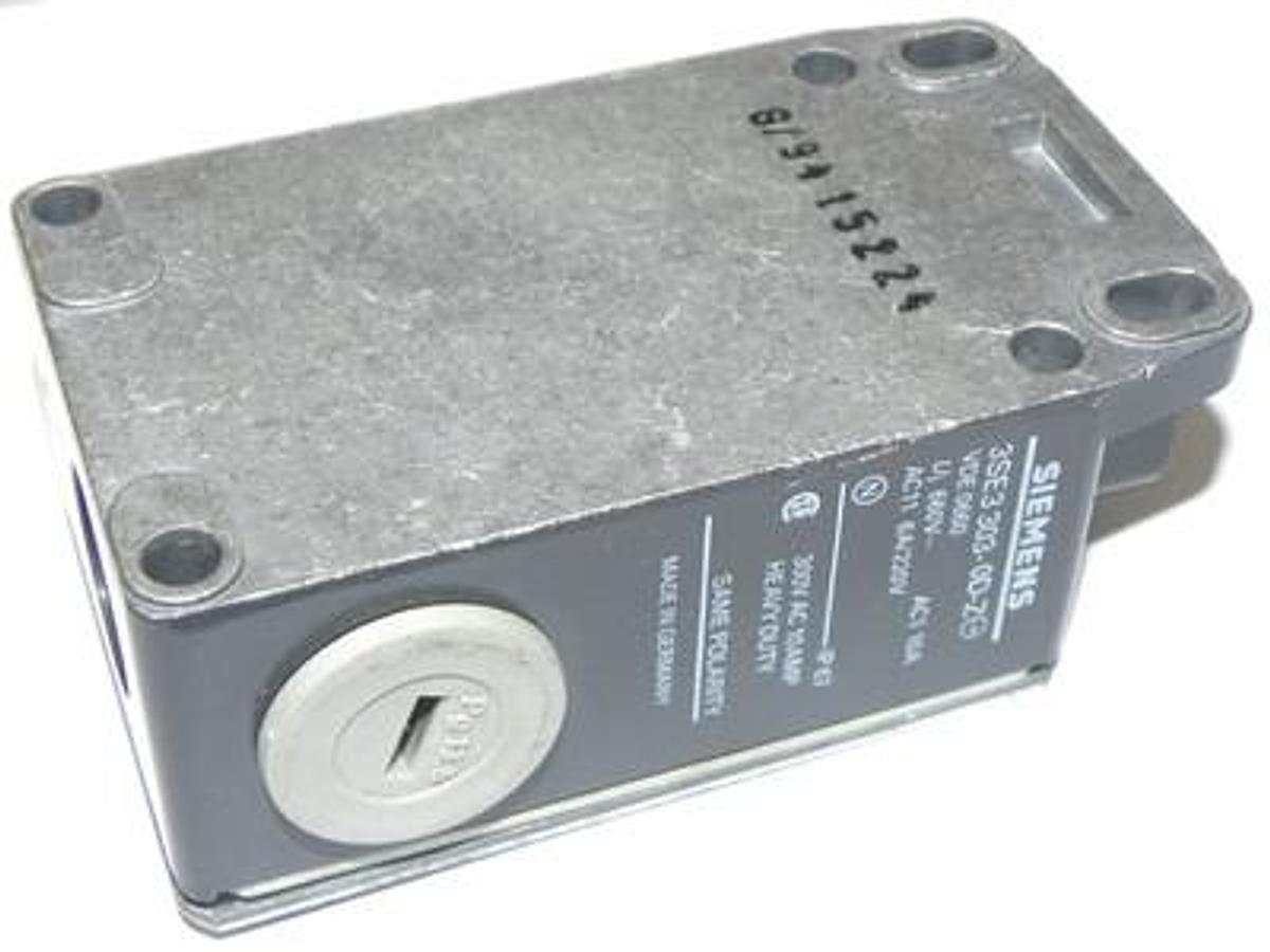 Used SIEMENS 3SE3 303-0D-Z LIMIT POSITION SWITCH 3SE33030DZ
