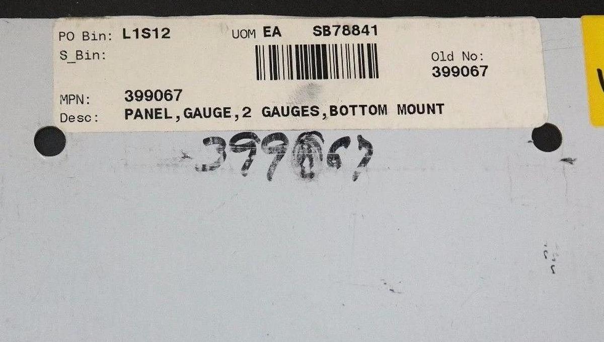 Used LOT OF 2 NEW 399067 PANEL, GAUGE, 2 GAUGES, BOTTOM MOUNT SB78841