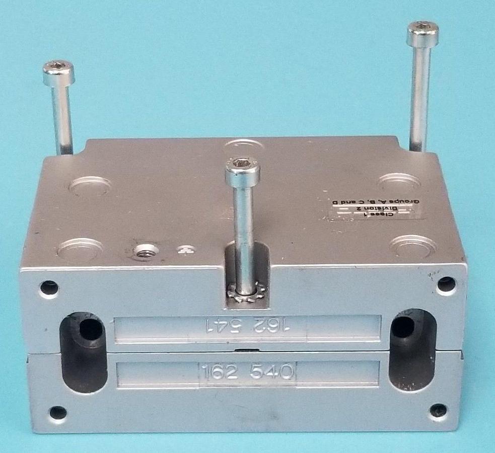 Used FESTO ELECTRIC CPV-14-VI PNEUMATIC MANIFOLD 18210 , 162-540 , 162-541