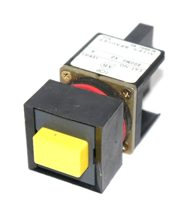 Used ALLEN BRADLEY 800MB-XO OPERATOR PUSHBUTTON SWITCH, SERIES A, 800MBXO