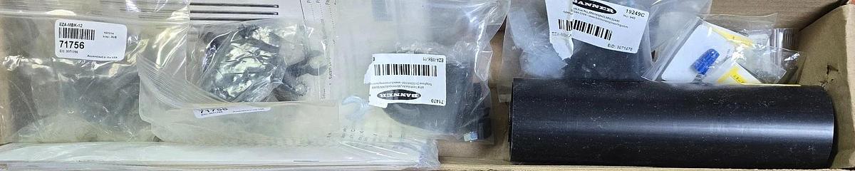 BANNER SLSCP30-1200P88 EZ-SCREEN 14/30 SAFETY LIGHT CURTAIN SET P/N: 73989 NSMP