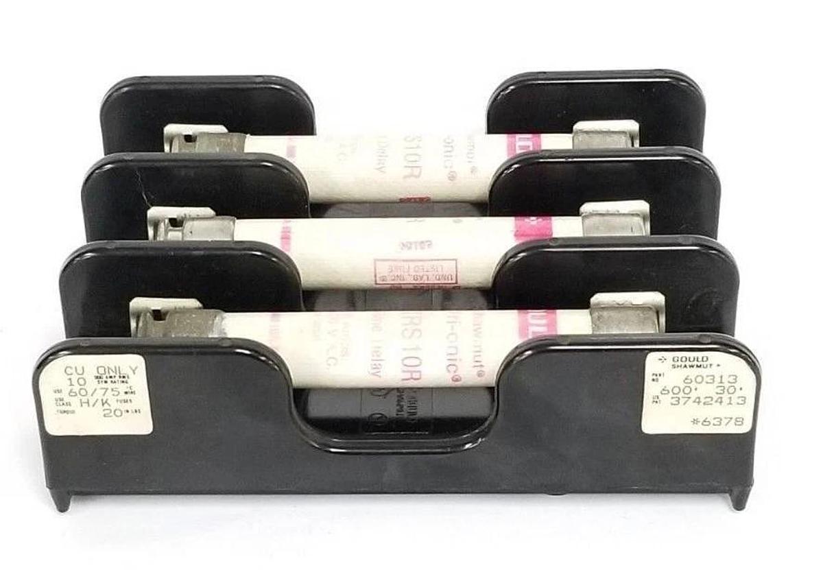Used GOULD SHAWMUT 60313 FUSE BLOCK 600V, 30A, 3P W/ (3) TRS10R FUSES 10A, 600V
