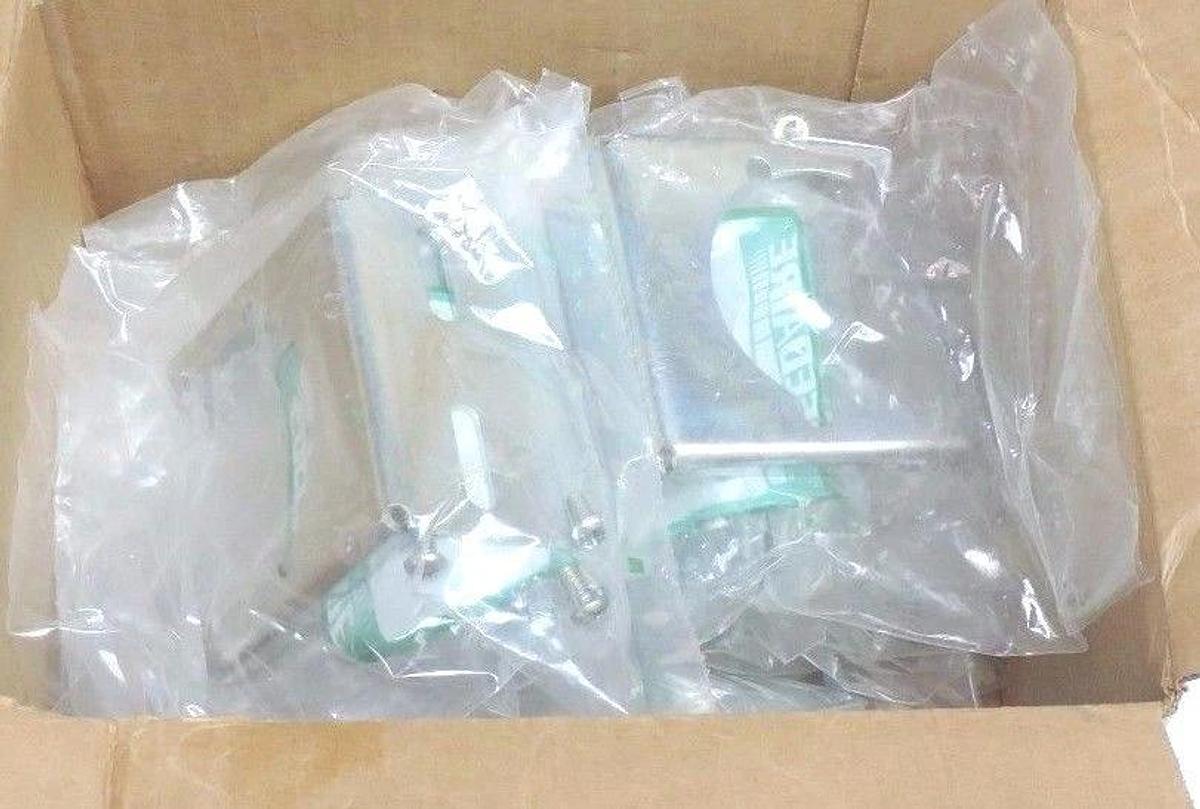 Used BOX OF 16 NEW SPEEDAIRE 4Z032 MOUNTING BRACKETS
