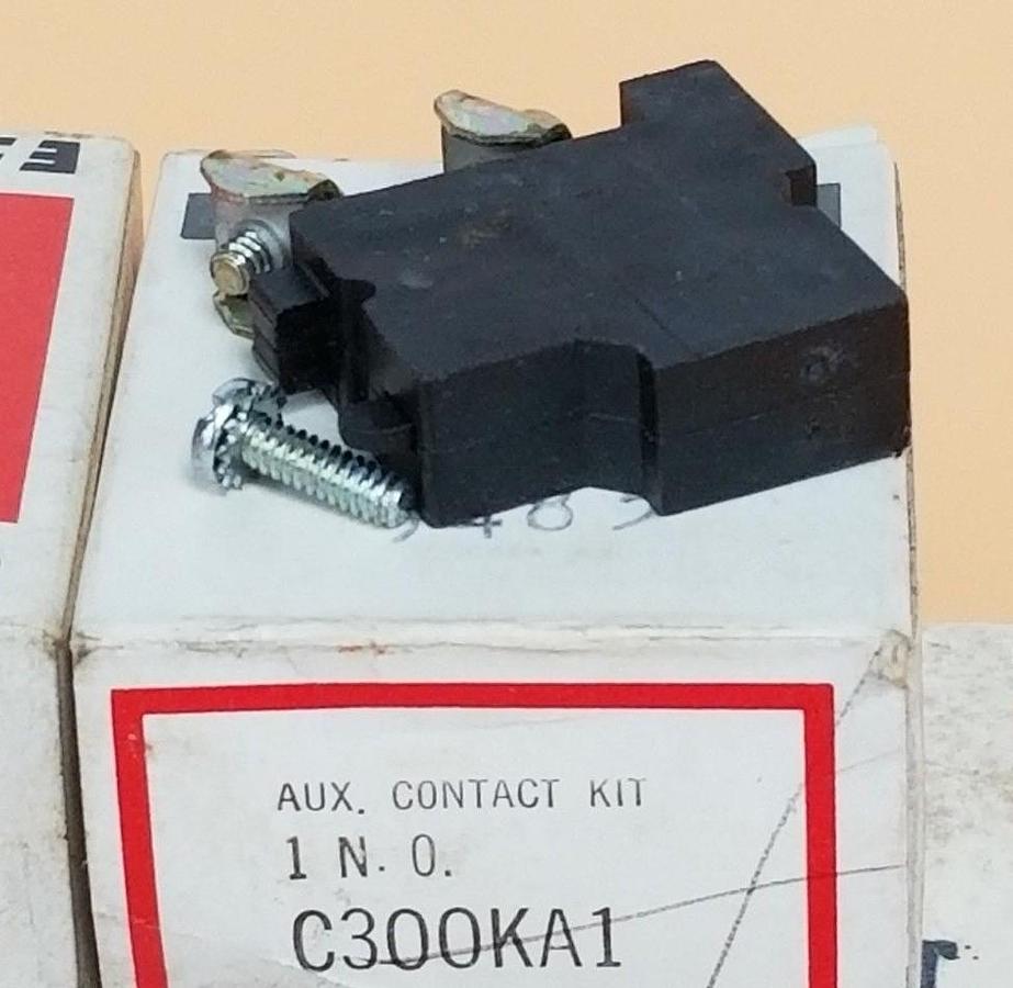 LOT OF 8 NIB EATON CUTLER-HAMMER C300KA1 AUX. CONTACT KITS 1 N.O.