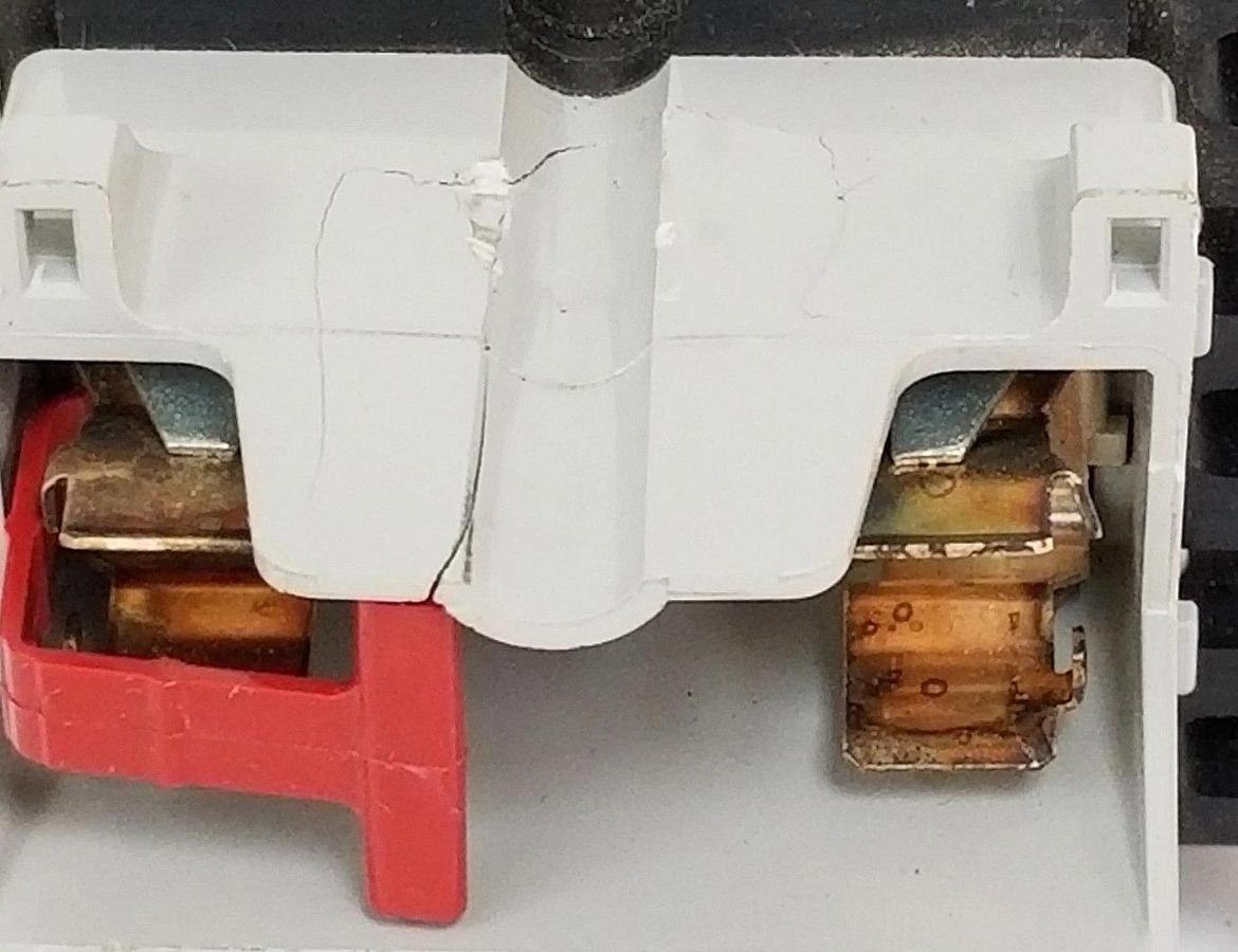 Used ALLEN-BRADLEY 194R-NJ030P3 SER. B MOLDED CASE DISCONNECT SWITCH 194RNJ030P3