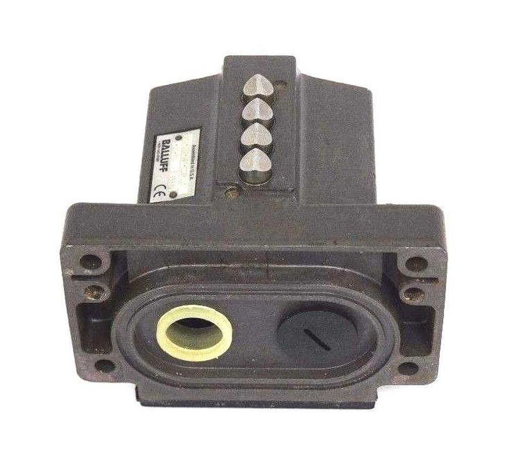 Used BALLUFF BNS-519-D04-D12-100-10-FD PROXIMITY SWITCH 240VAC, 6A, BNS519D04D12100