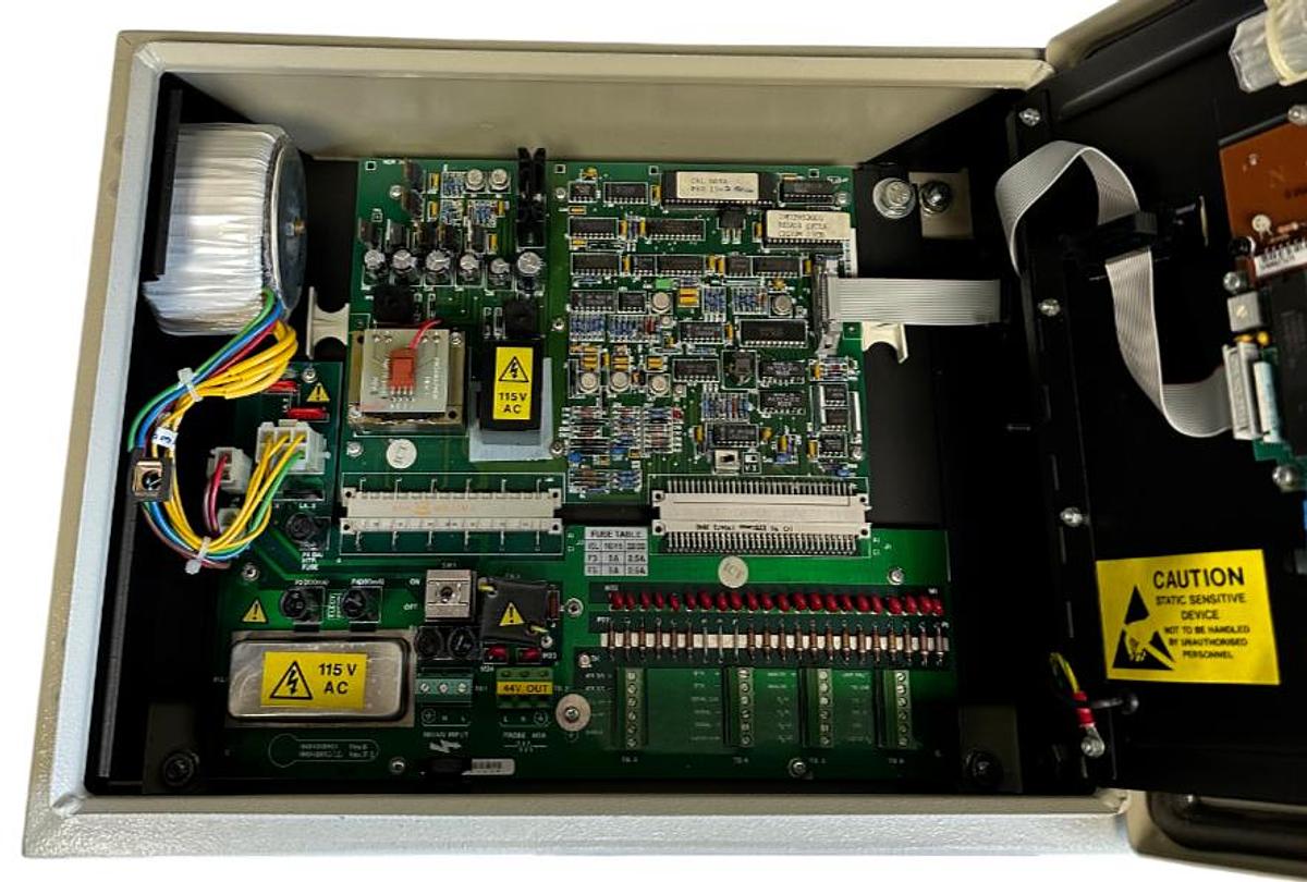 Used ROSEMOUNT 1U05600G01 WORLD CLASS 3000 OXYGEN ANALYZER SYSTEM 115V 5A 600VA NSNP