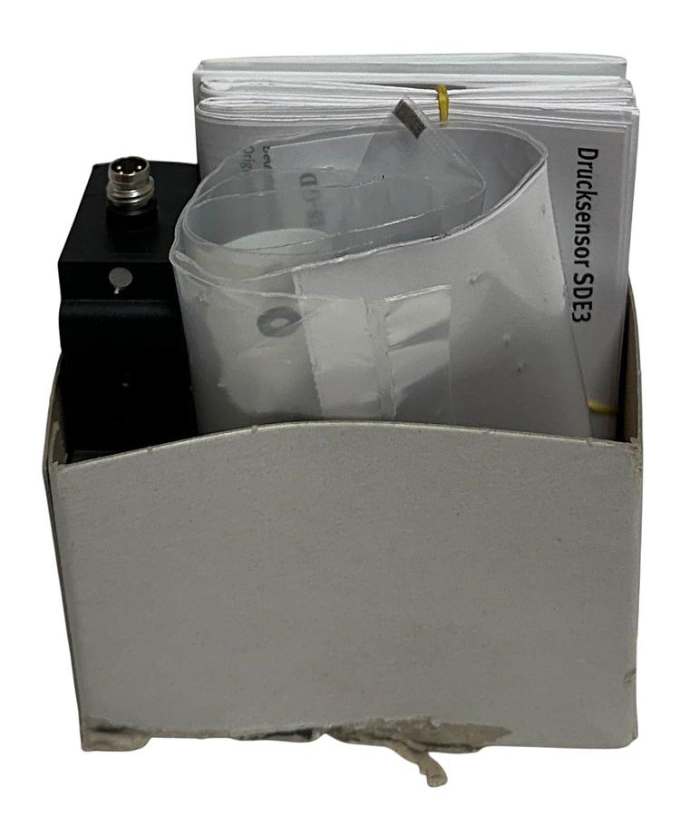 Used FESTO SDE3-D10S-B-WQ4-2P-M8-EX2-W / 539679 PRESSURE SENSOR W/ CABLE 541344 NSMP
