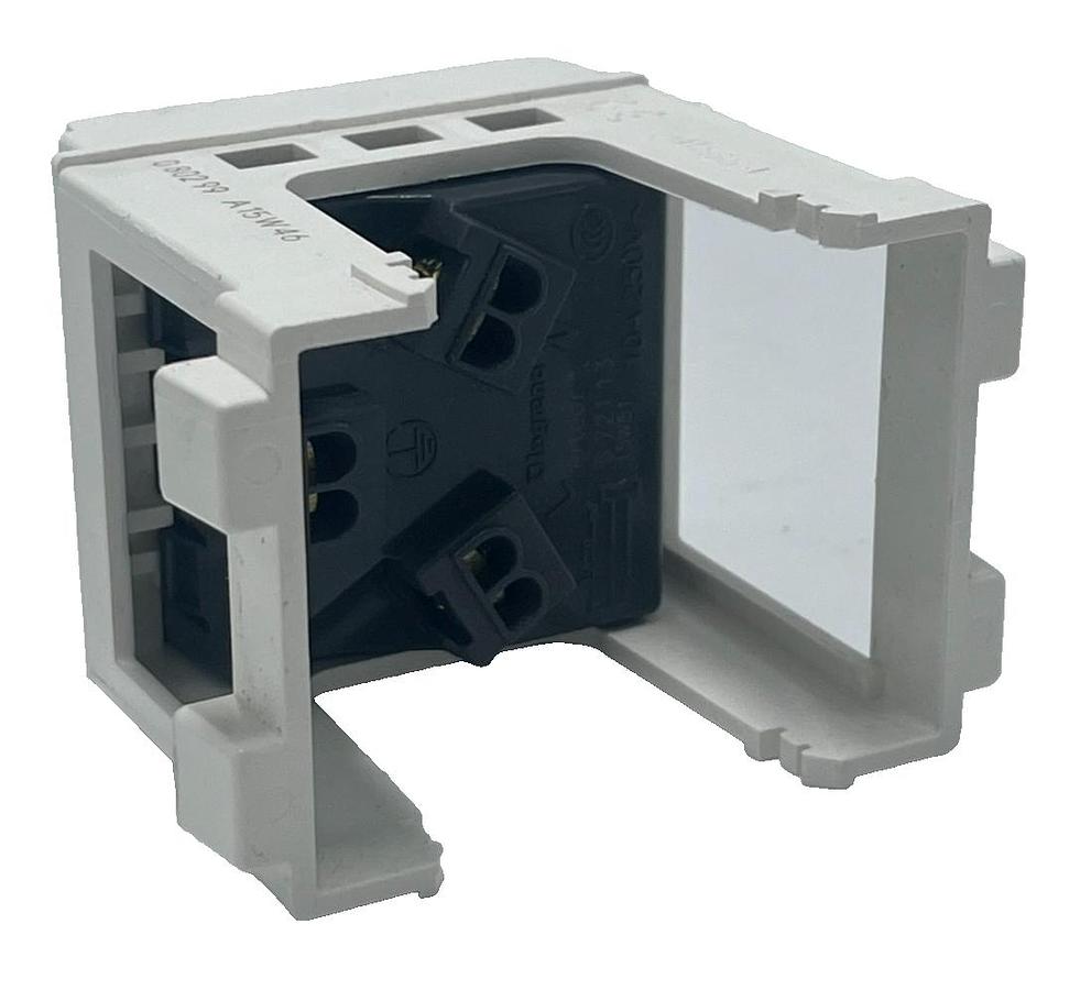 Used Murr Elektronik 4000-72000-3250000 Female/Male Pass-Thru Plug Socket