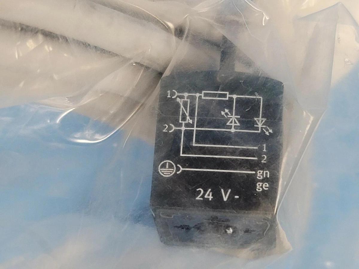 Used NEW FESTO KMEB-1-24-5-LED CABLE WITH SOLENOID 3 PIN PLUG SOCKET 151689