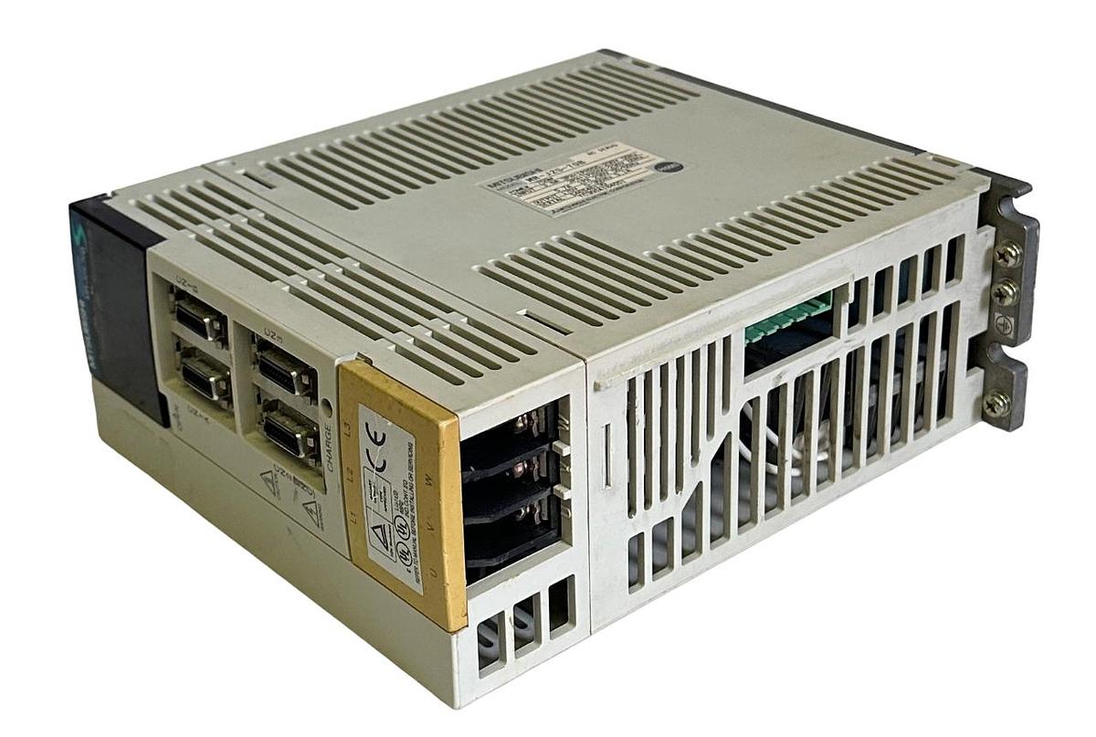 Used MITSUBISHI MR-J2S-70B / MRJ2S70B MELSERVO AC SERVO AMPLIFIER SSCNET 750W 230V