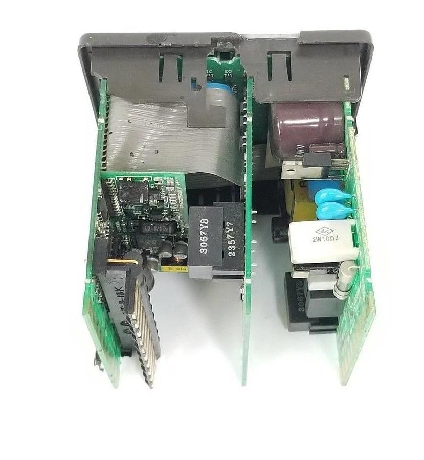 Used YOKOGAWA UT550 TEMPERATURE CONTROLLER UT550-24 T1D911754 438