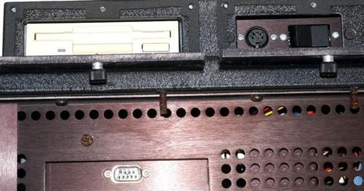 Used AVG UTICOR 500W-1M00K1 MONITOR WITH KEYPAD PWS 500