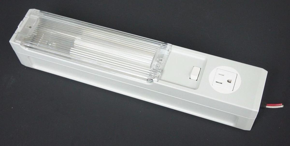 Used NEW WIEGMANN WKL025SWLT120 LIGHT,RECEPTACLE & COVER,120V, P/N: 02505.9-02