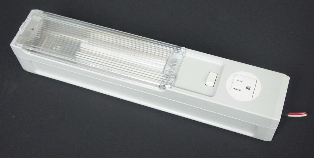 Used NEW WIEGMANN WKL025SWLT120 LIGHT,RECEPTACLE & COVER,120V, P/N: 02505.9-02