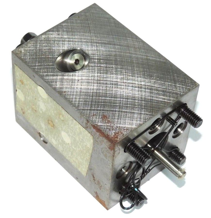 Used NEW OILGEAR COMPANY D06-13NNNN-VU-A1 CYLINDER BLOCK L722806-307