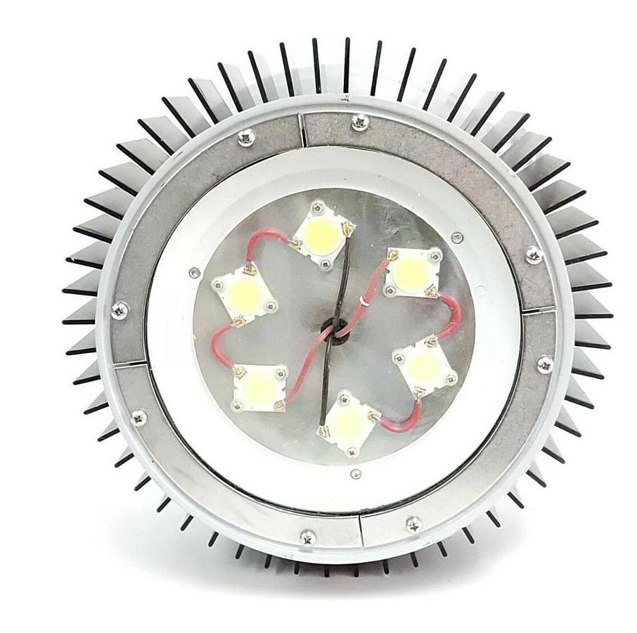NEW COOPER CROUSE-HINDS VMV9L LED LIGHT W/ (2) TRC-050S110SC LED DRIVERS