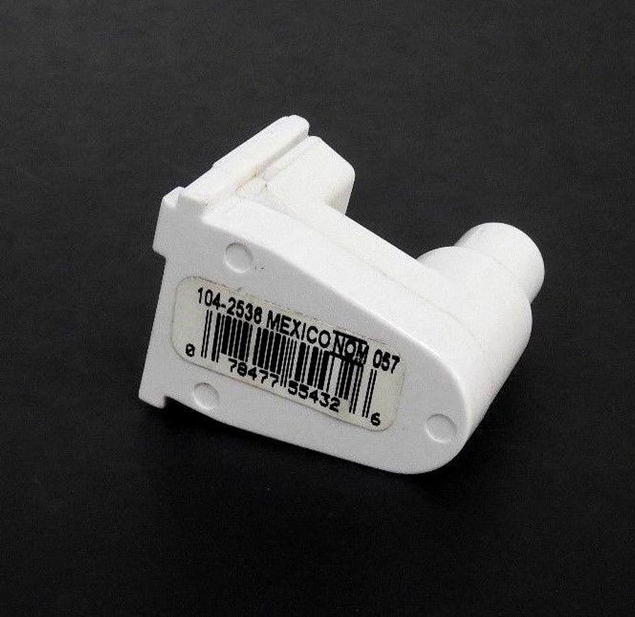 LOT OF 5 NEW LEVITON 2536 SPRING-LOADED LIGHT SOCKETS 1000V, 660W, 104-2536