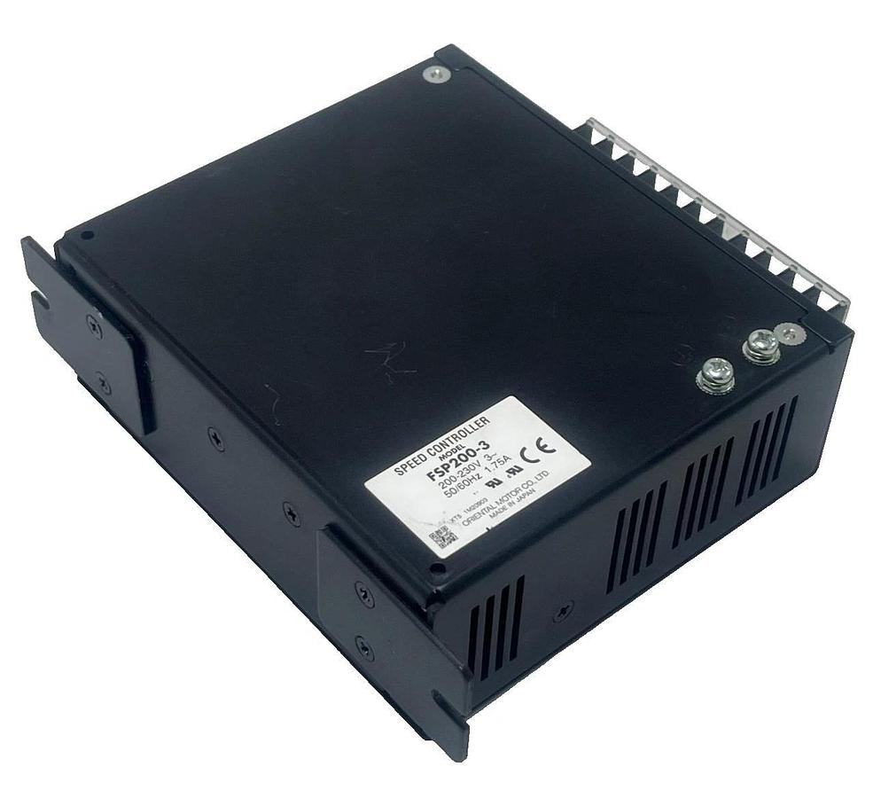 Used ORIENTAL MOTOR FSP200-3 Speed Controller 200-230V 3-Phase 1.75A VFD Inverter