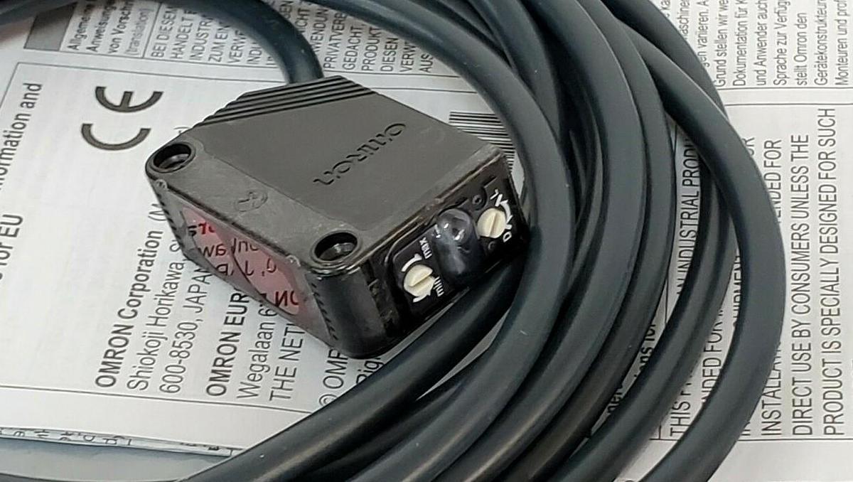 Used NEW OMRON E3Z-LS61 PHOTOELECTRIC SWITCH E3ZLS61, 12 TO 24V DC, 2M