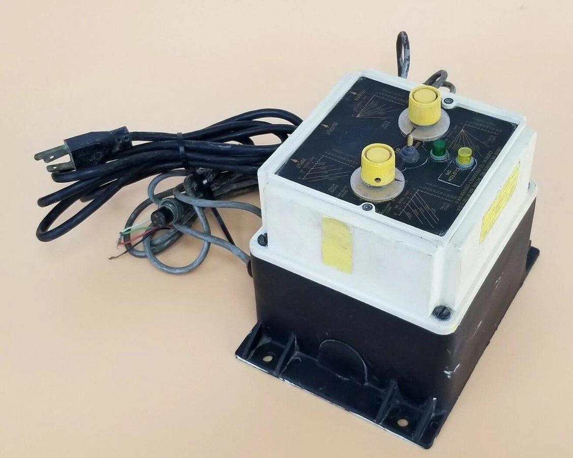 Used LIQUID METRONICS INC. MODEL: 28756 CURRENT TO FREQUENCY CONVERTER II 120V 1.0A