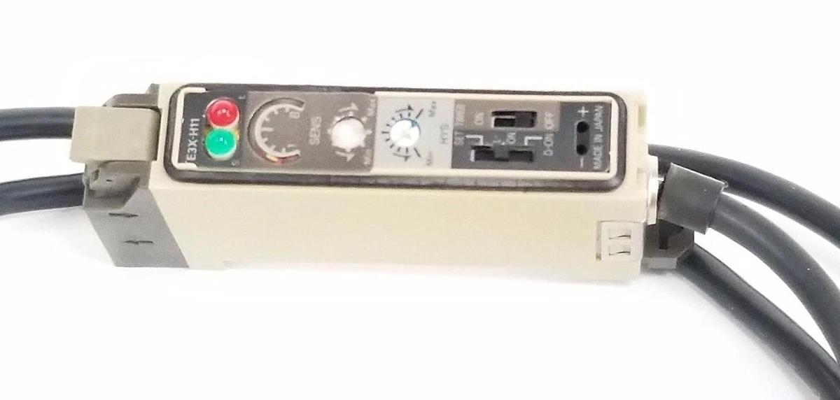 Used LOT OF 2 OMRON E3X-H11 PHOTOELECTRIC SENSORS 10-30VDC, E3XH11