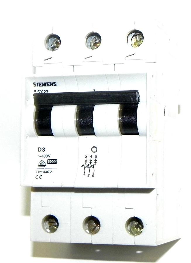 Used SIEMENS 5SX23 3POLE 3A 480V 3 PHASE CIRCUIT BREAKER MOTOR SWITCH 5SX23 D3