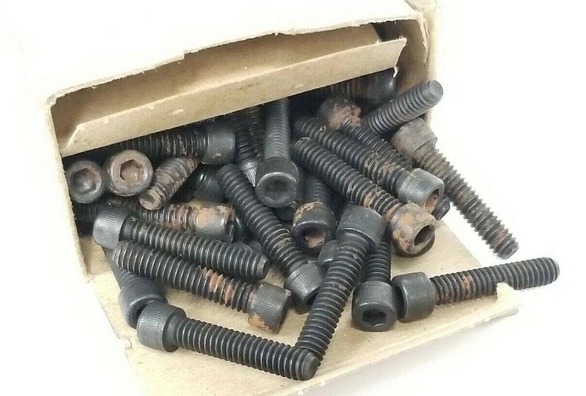 Used NEW BOX OF 100 EUGENE FASTENER SUPPLY/ COARSE 1/4 20 SOCKET HD CAP SCREWS 1-1/4