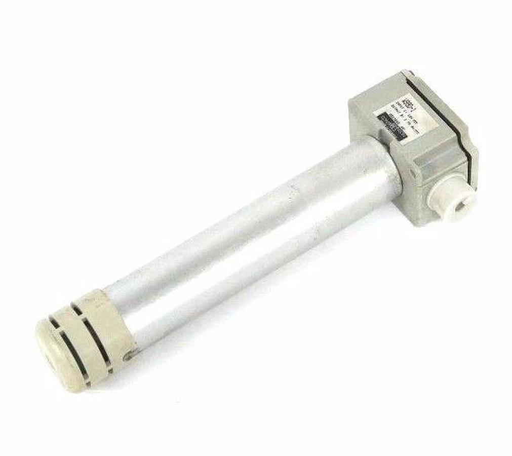 Used NIB JOHNSON CONTROLS W99D-1C HUMIDITY TRANSMITTER RANGE: 10 TO 90% RH