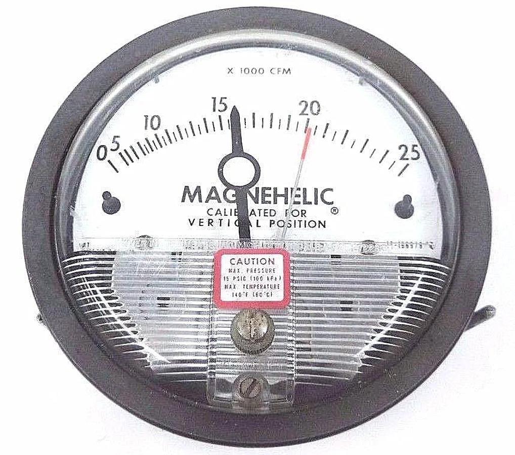 Used DWYER 12-166979-00 MAGNEHELIC PRESSURE GAUGE 12-166979-02 MAG 1-3