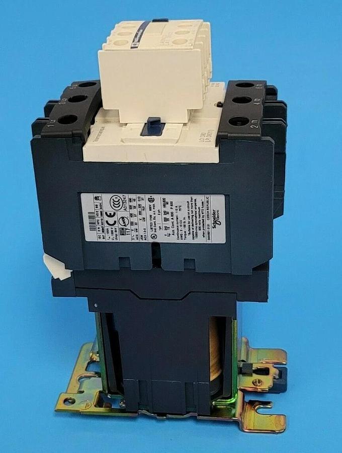 Used TELEMECANIQUE LP1-D8011-BD CONTACTOR 3-POLE 24VDC COIL W/ LADN22