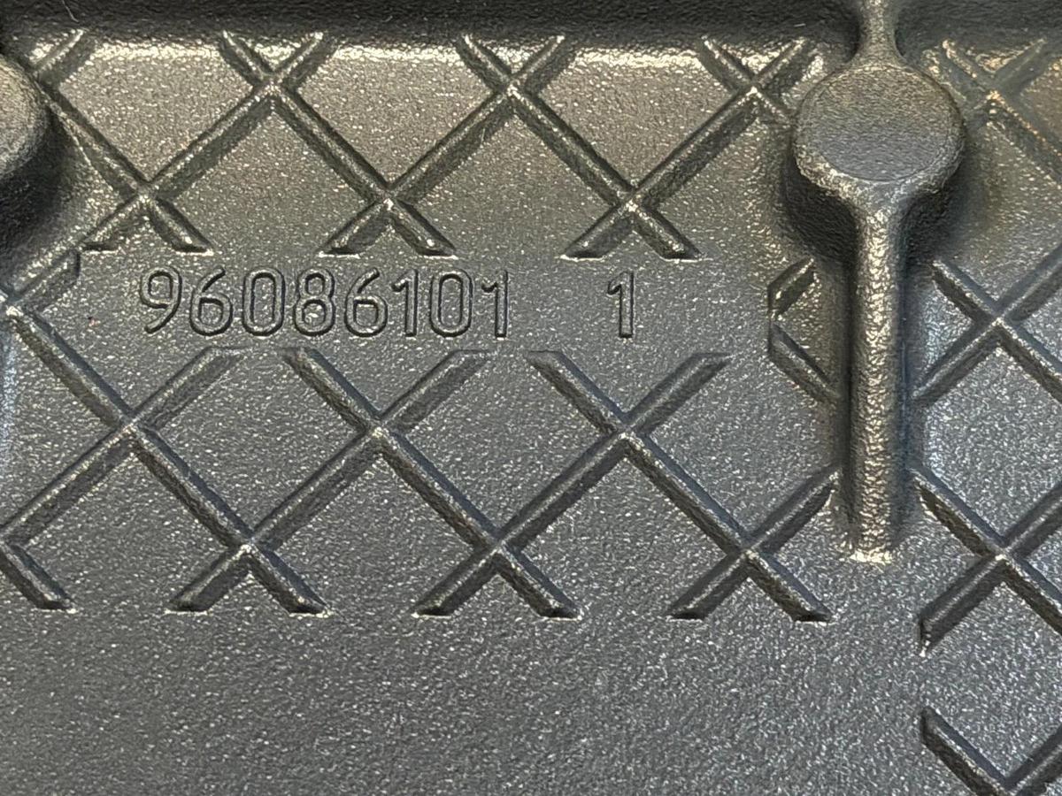 Used GRUNDFOS CRNE3-6 / MLE90CC MOTOR COVER PLATE 96086101 1