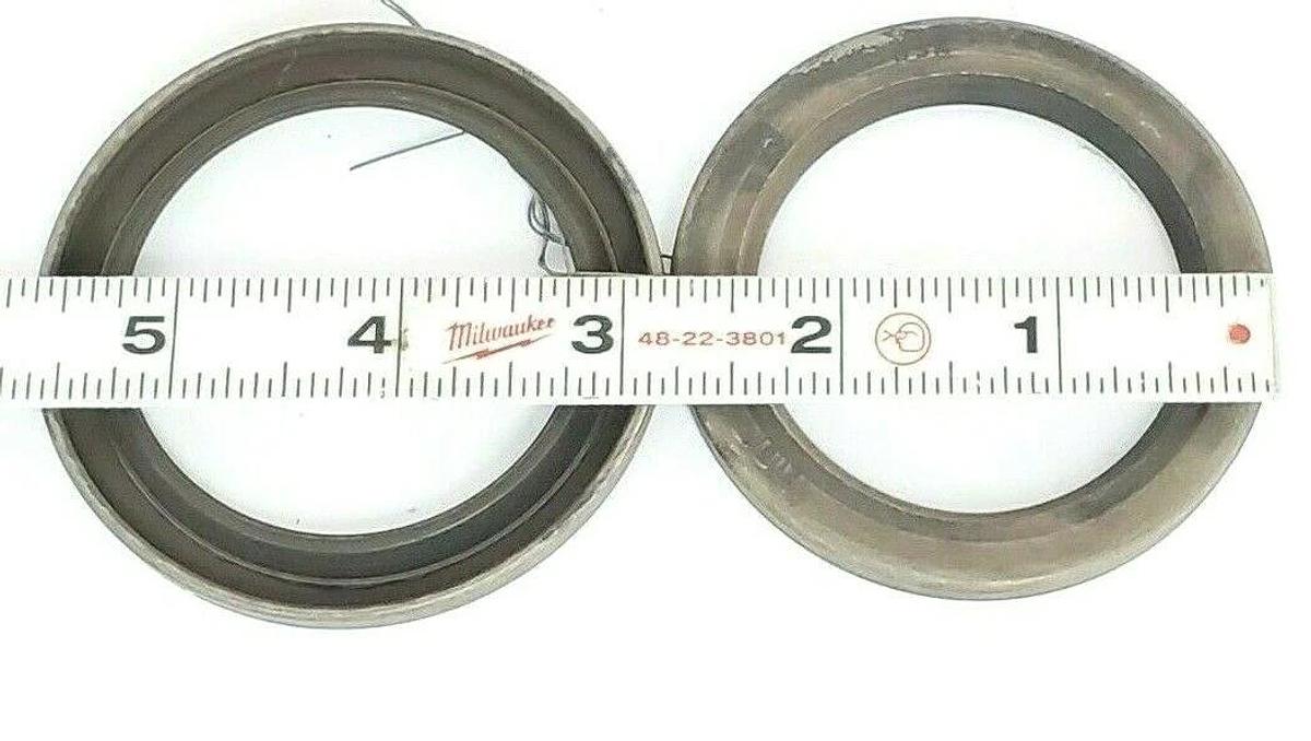 Used LOT OF 2 MILTON ROY 21101 CROSSHEAD PUMP OIL SEALS 0H08-0031-020