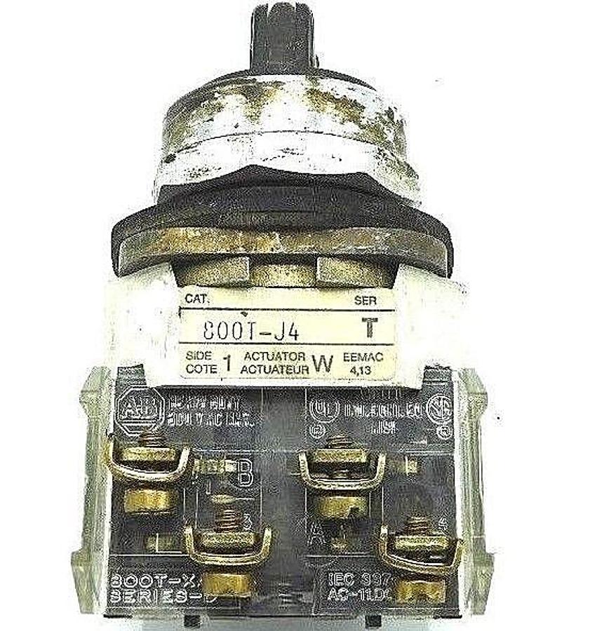 Used ALLEN BRADLEY 800T-J4 SELECTOR SWITCH SER. T W/ 800T-XA SER. D CONTACT