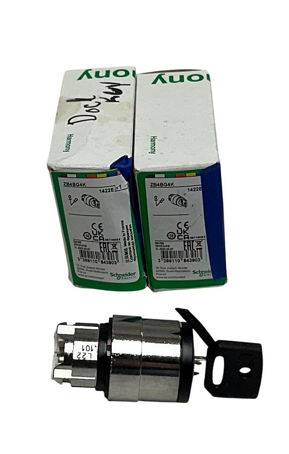 Used 2 SCHNEIDER ELECTRIC ZB4BG4K HARMONY XB4 HEADS FOR KEY SELECTOR SWITCH 2POS NSMP