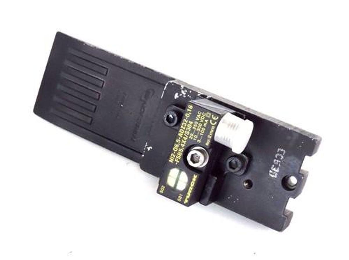 Used TURCK NI2-Q6,5-ADZ32-0,16-FSB5.4X4/S304 SENSOR W/ NORGREN MOUNTING BRACKET