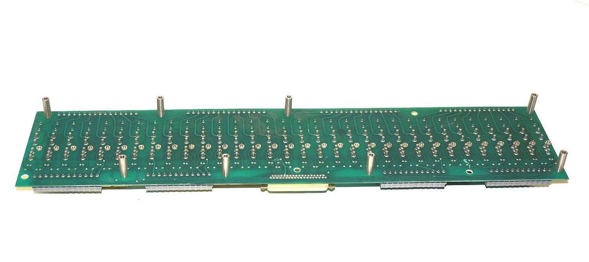 Used UNICO 307-0881 I/O FANNING STRIP BOARD 32 POSITION W/ 12 IAC5 & 8 OAC5 MODULES