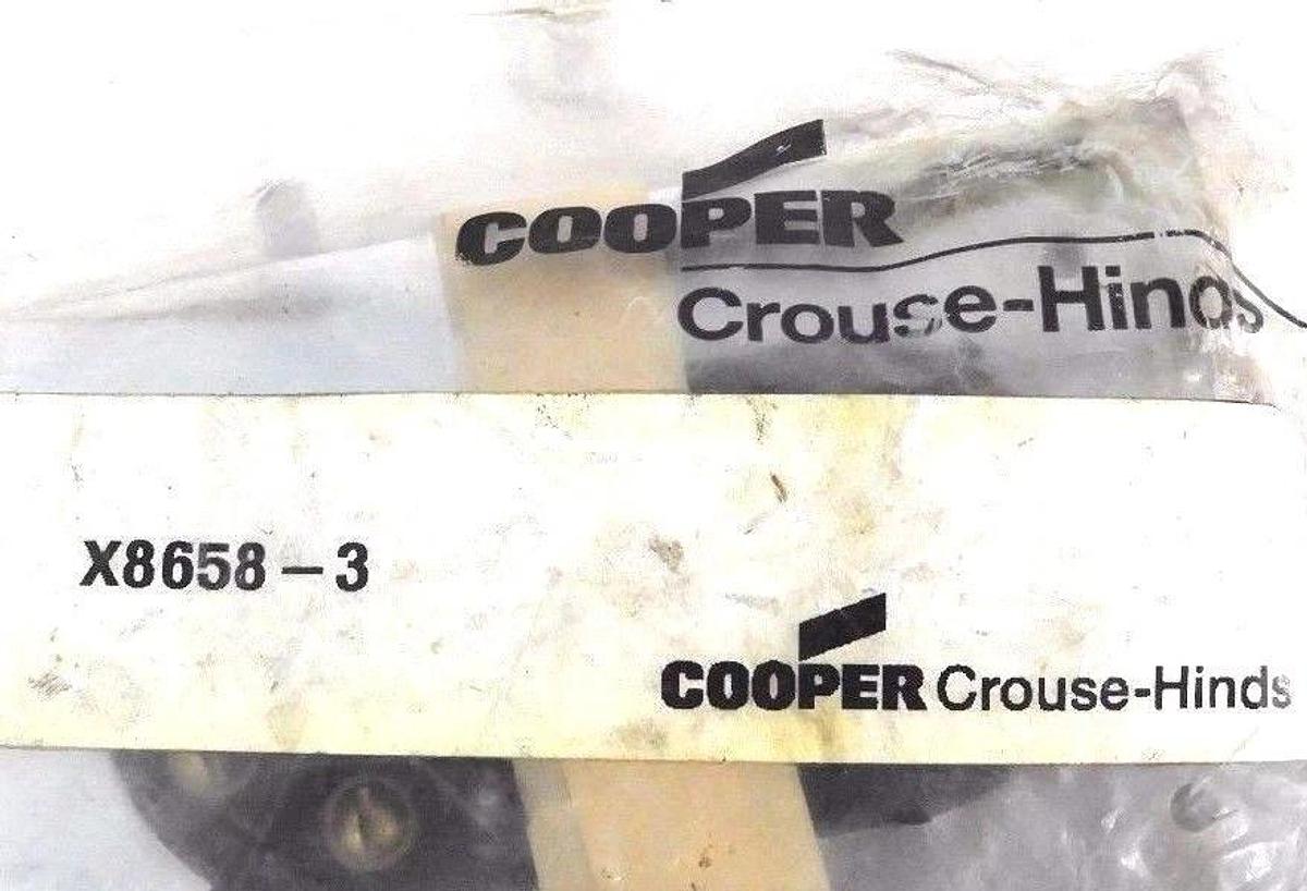 Used NEW COOPER CROUSE HINDS X8658-3 FEMALE RECEPTACLE X86583