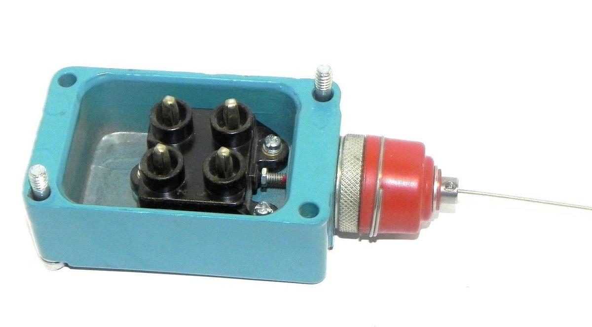 Used MICRO SWITCH 208LS125 PRECISION LIMIT SWITCH