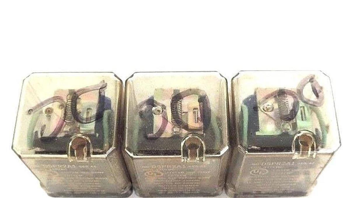 Used LOT OF 3 CUTLER HAMMER D5PR2A1 SER. A1 RELAYS, COIL 110VDC